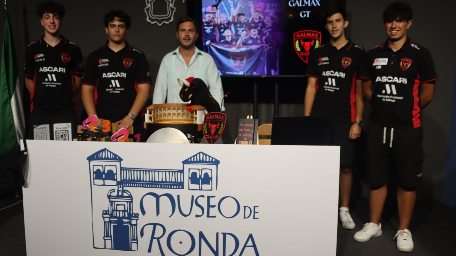 La escudería rondeña 'GalmaxGT' lanza una campaña para llegar a la final del 'Steam Racing' en Singapur