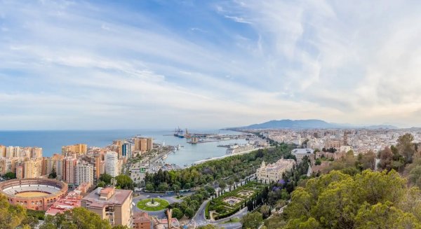 Málaga consolida su dinamismo económico con un crecimiento superior al de Andalucía y España