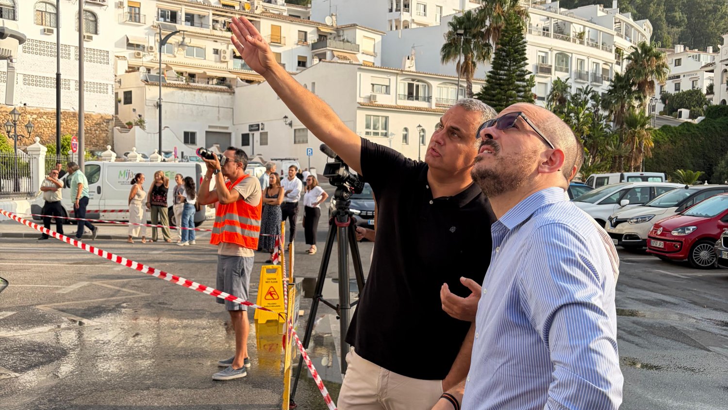 La Concejalía de Limpieza de Mijas prueba un sistema con drones para modernizar la limpieza de los edificios públicos