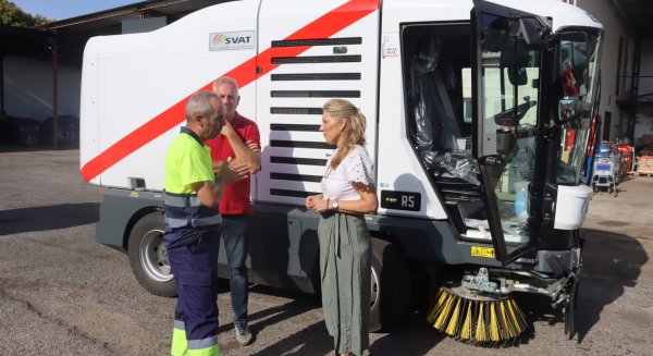 Ronda dota con una nueva barredora a la empresa municipal de limpieza, Soliarsa