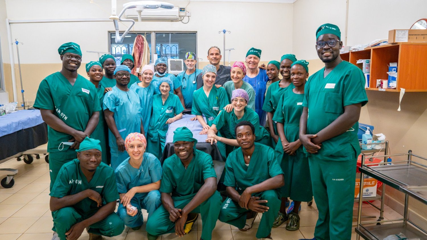 La Fundación Bisturí Solidario concluye su campaña en Uganda con más de 100 intervenciones y formación sanitaria