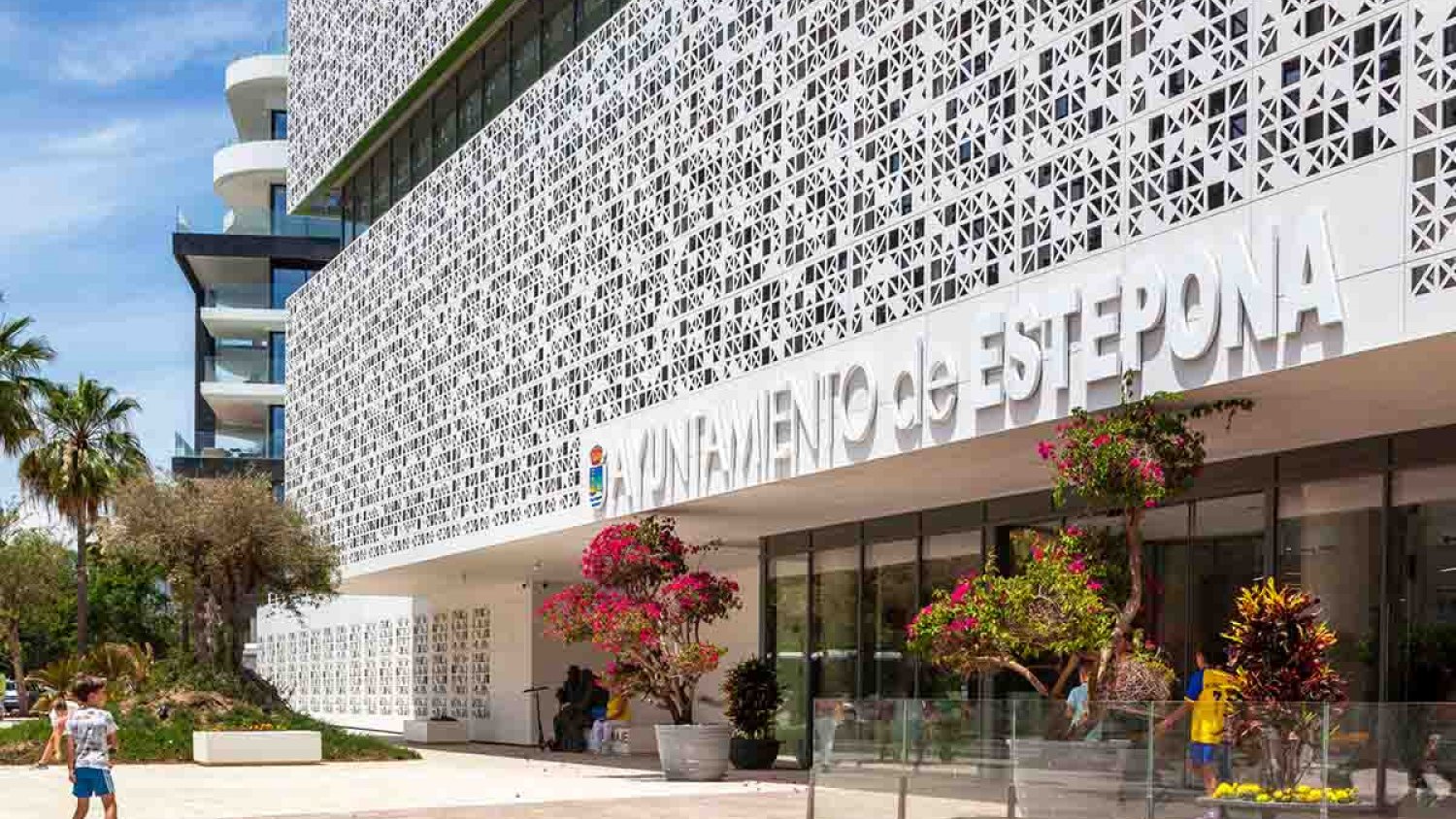 Estepona inaugura la plaza Manuel Requena ‘Melilla’ como nuevo espacio ciudadano