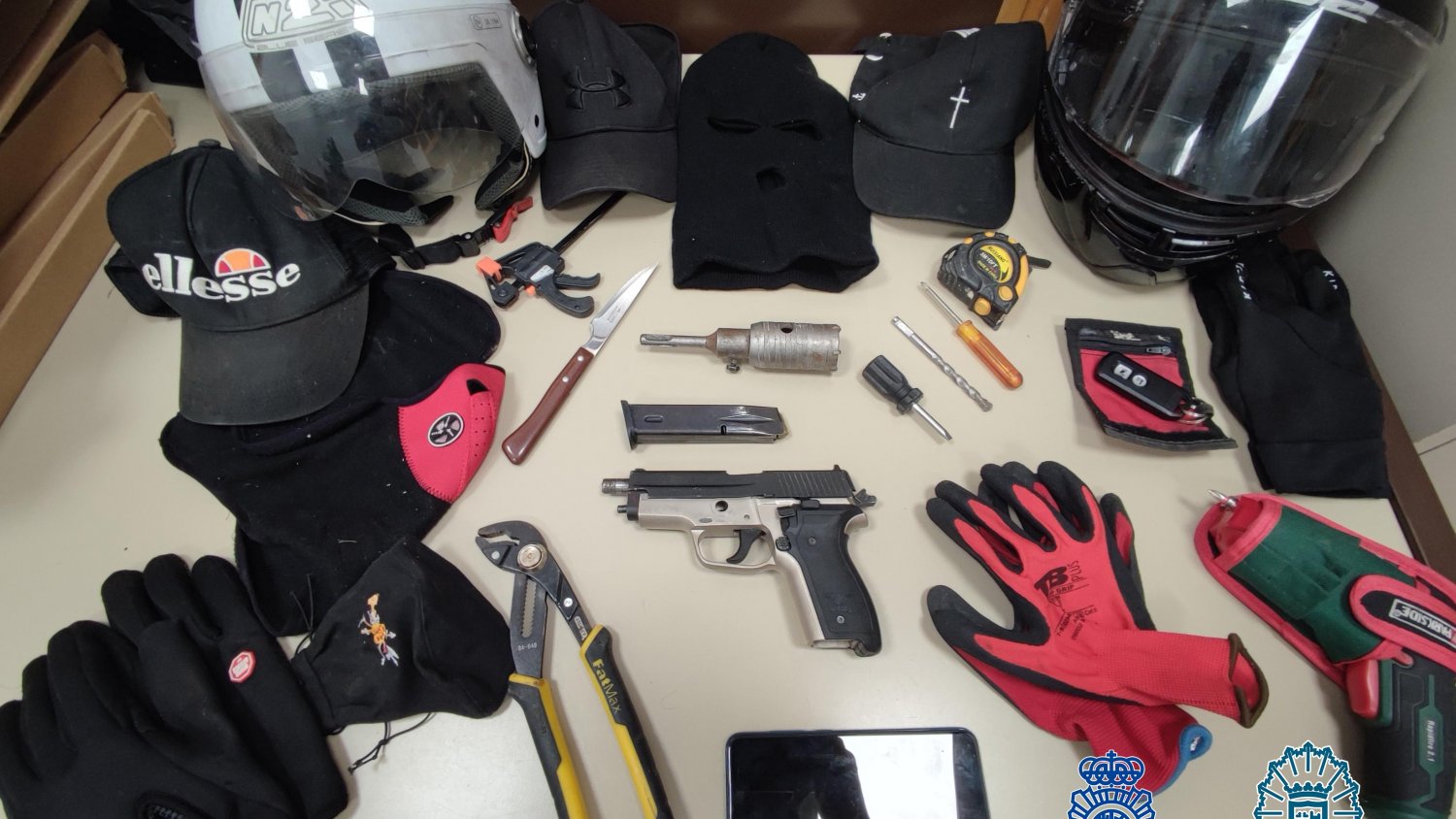 Detenidos dos atracadores tras asaltar un bazar oriental en Málaga