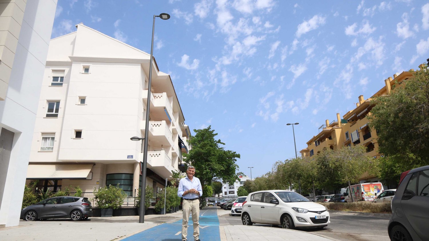 San Pedro Alcántara concluye la renovación del alumbrado de cuatro viales de la zona sur con 39 nuevas farolas tipo LED
