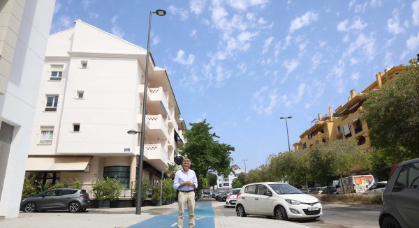 San Pedro Alcántara concluye la renovación del alumbrado de cuatro viales de la zona sur con 39 nuevas farolas tipo LED
