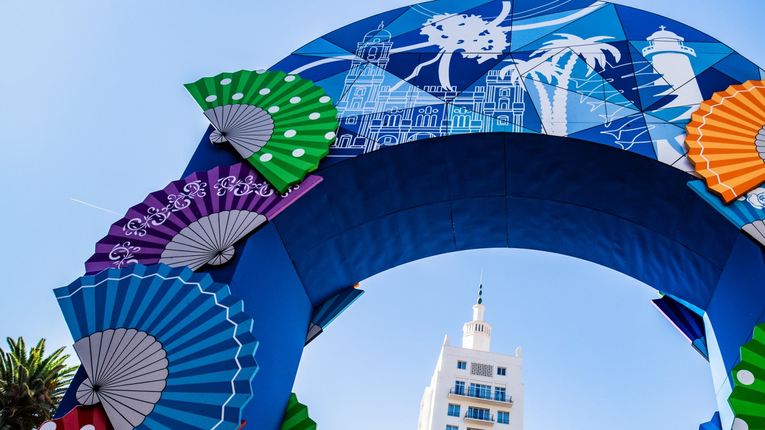 La Feria del Centro estrena una portada inspirada en la identidad malagueña y amplía su programación