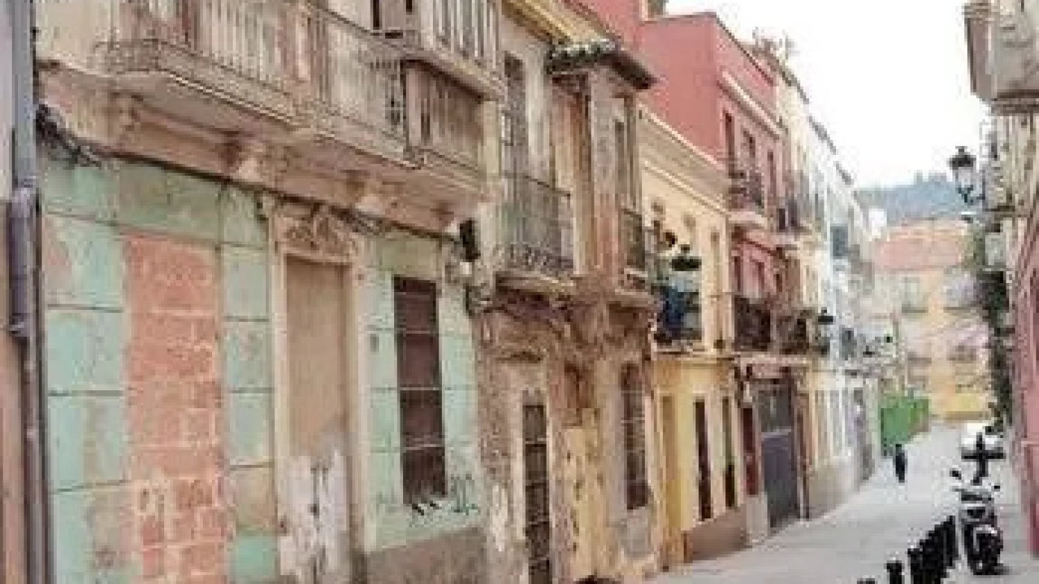 La Junta impulsará viviendas protegidas en tres edificios del centro de Málaga