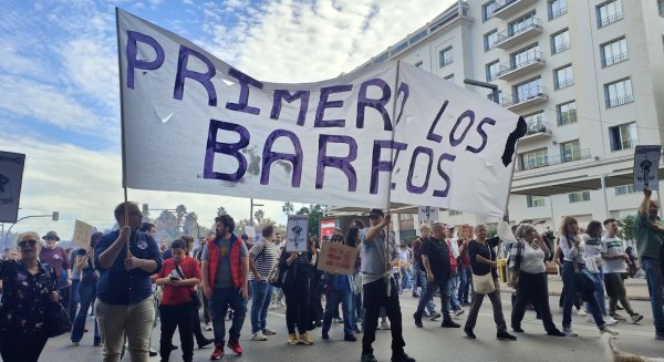 Sguiglia pide transparencia y mayor control en la rehabilitación de edificios de la barriada de Carranque