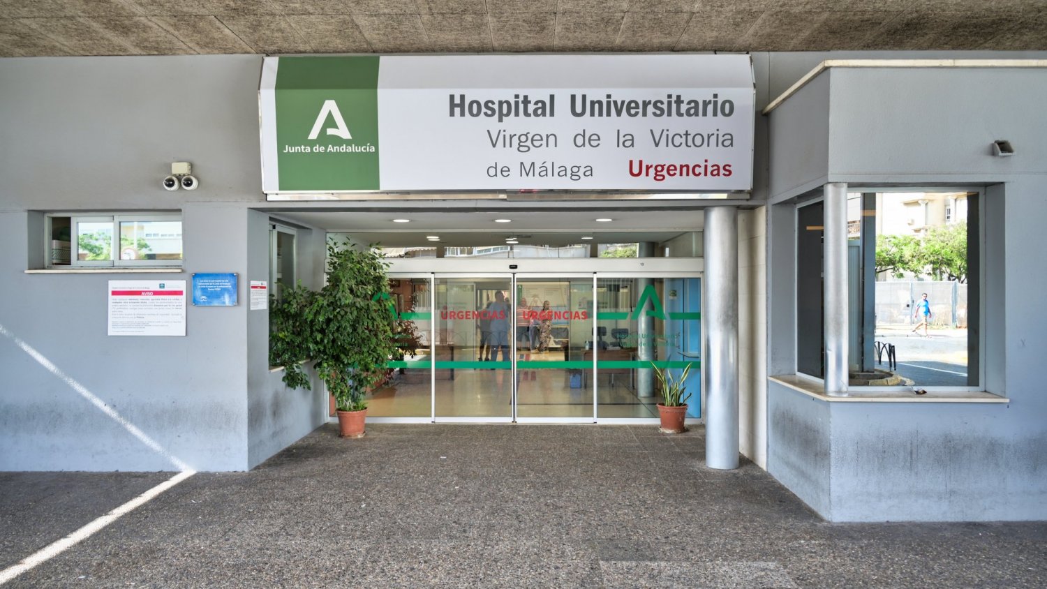 El Hospital Clínico de Málaga refuerza la seguridad de Urgencias durante la Feria