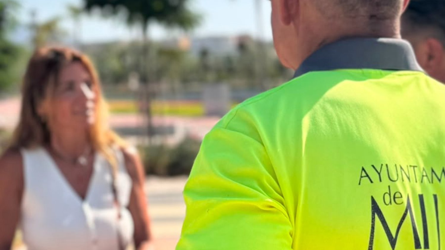 Mijas progresa en la instalación de 6.000 metros cuadrados de toldos en el Gran Parque       