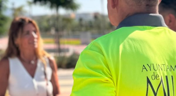 Mijas progresa en la instalación de 6.000 metros cuadrados de toldos en el Gran Parque para mejorar el uso de la instalación       