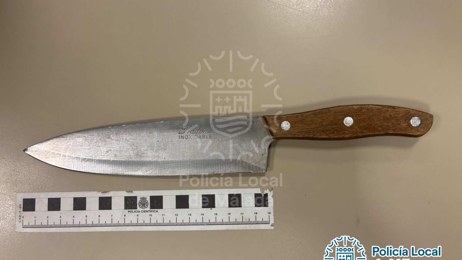 Detenido un hombre por asesinato en grado de tentativa al apuñalar a otro por la espalda tras una discusión 