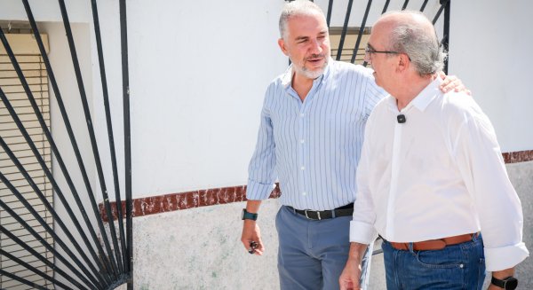 Bendodo reclama a Marlaska más policías y guardias civiles para combatir el narcotráfico en la costa malagueña