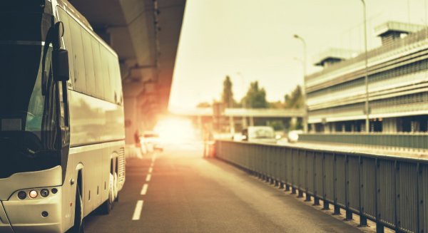 APETAM y el aeropuerto de Málaga refuerzan el transporte de viajeros hacia la Costa del Sol