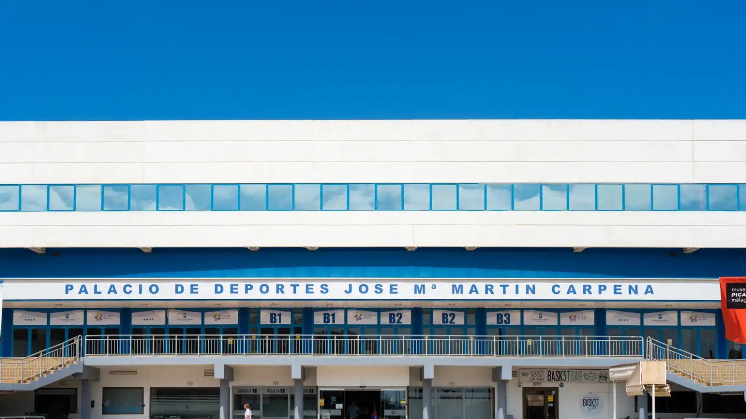 El Ayuntamiento renovará las gradas del Martín Carpena con una inversión de 3,2 millones de euros