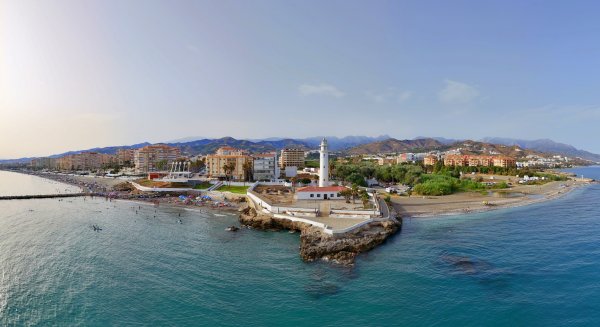 El paro vuelve a caer en Torrox en agosto y alcanza una cifra histórica