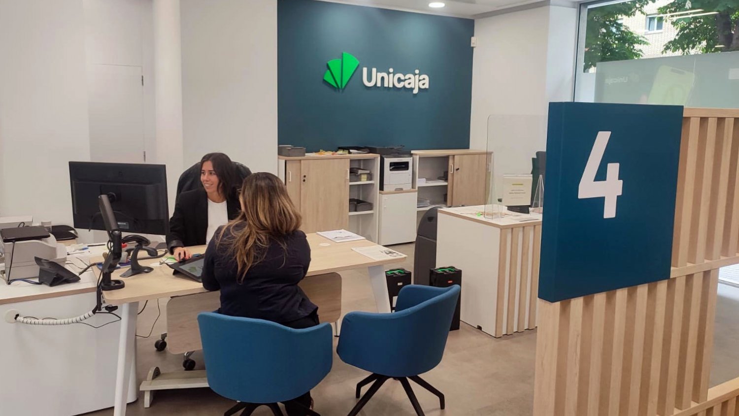 Unicaja mejora las condiciones de sus préstamos preconcedidos tras el verano