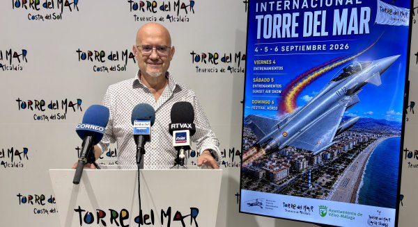 Torre del Mar convierte septiembre en temporada alta con 300.000 asistentes al Festival Aéreo