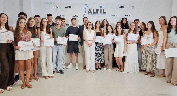 Grupo Alfil entrega una nueva edición de sus becas al mérito académico y deportivo
