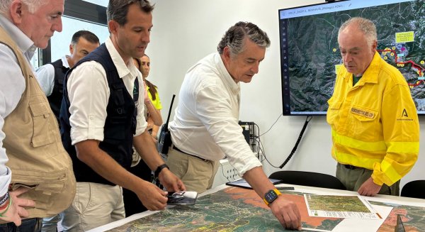 Los vecinos evacuados de Montemayor regresan a sus casas tras la mejora del incendio de Benahavís