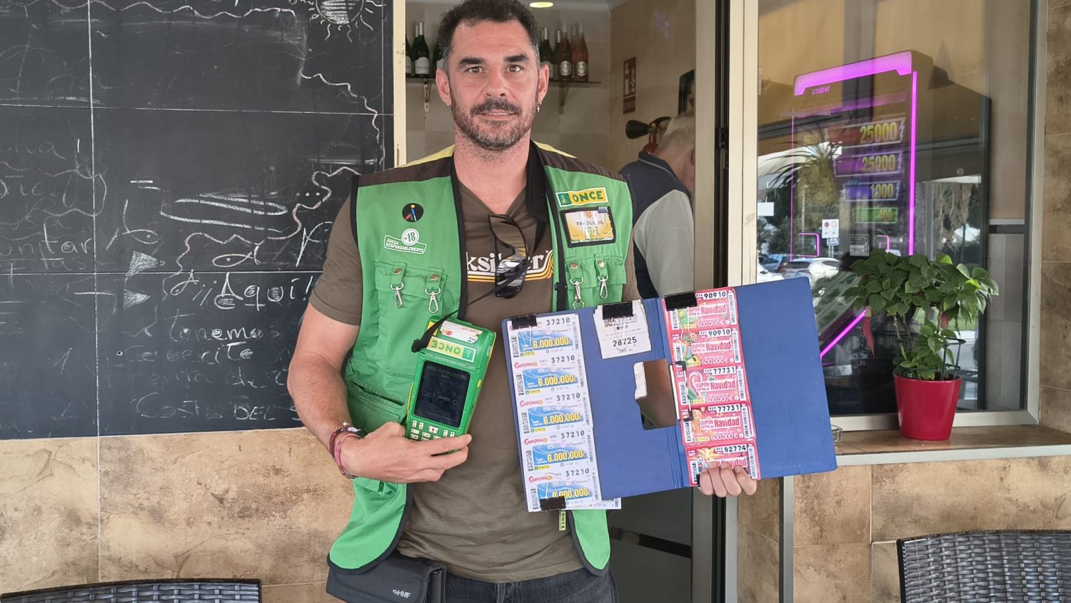 La ONCE reparte 240.000 euros en premios durante una década en Torrox