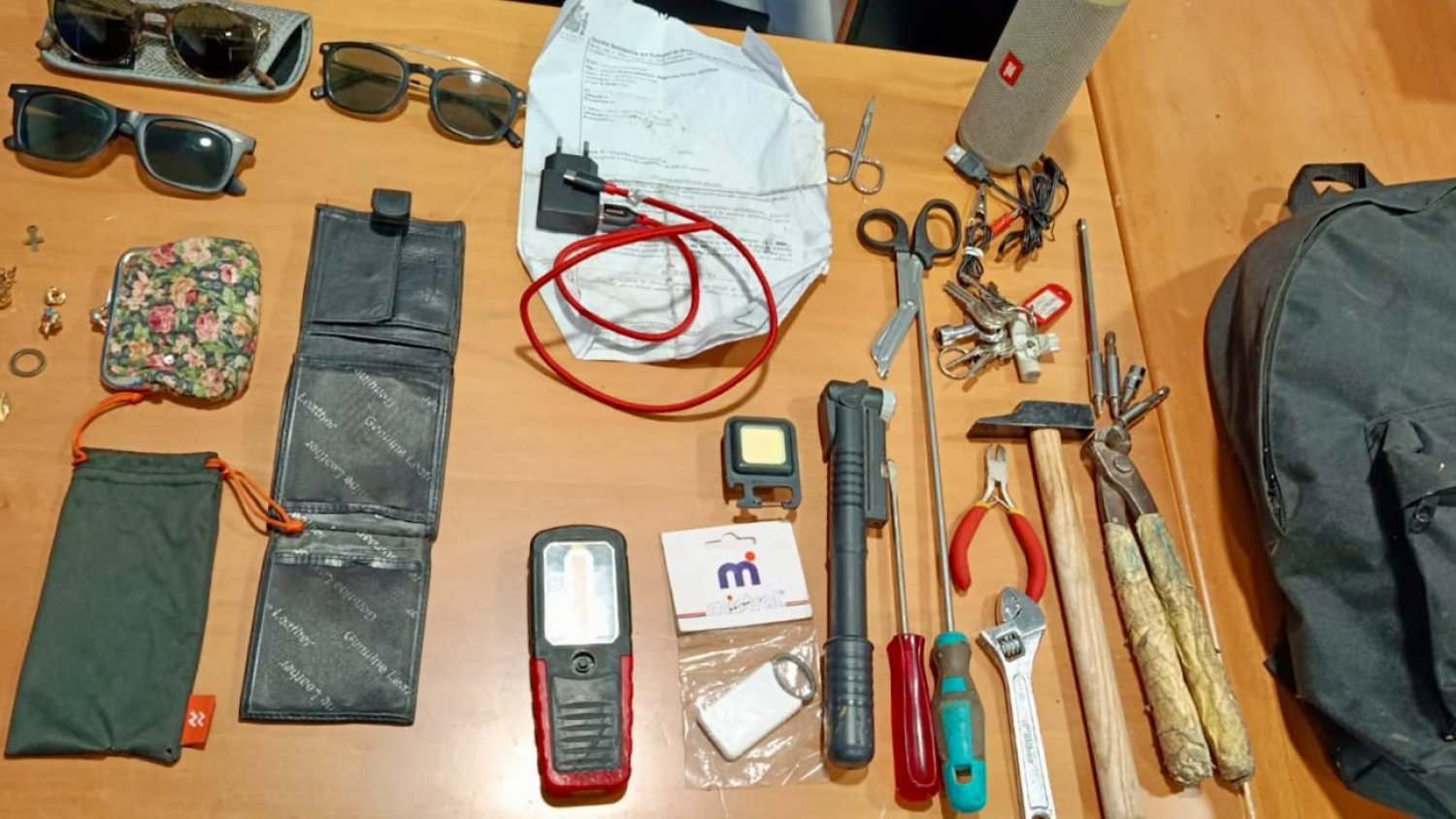 La Policía Local de Mijas refuerza la vigilancia y detiene a tres personas por robos en vehículos