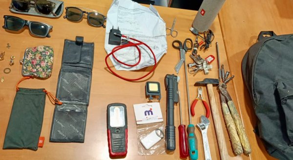 La Policía Local de Mijas refuerza la vigilancia y detiene a tres personas por robos en vehículos