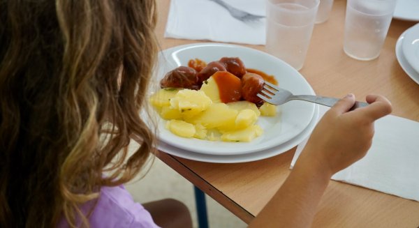 Abierto el plazo para solicitar las ayudas al comedor escolar