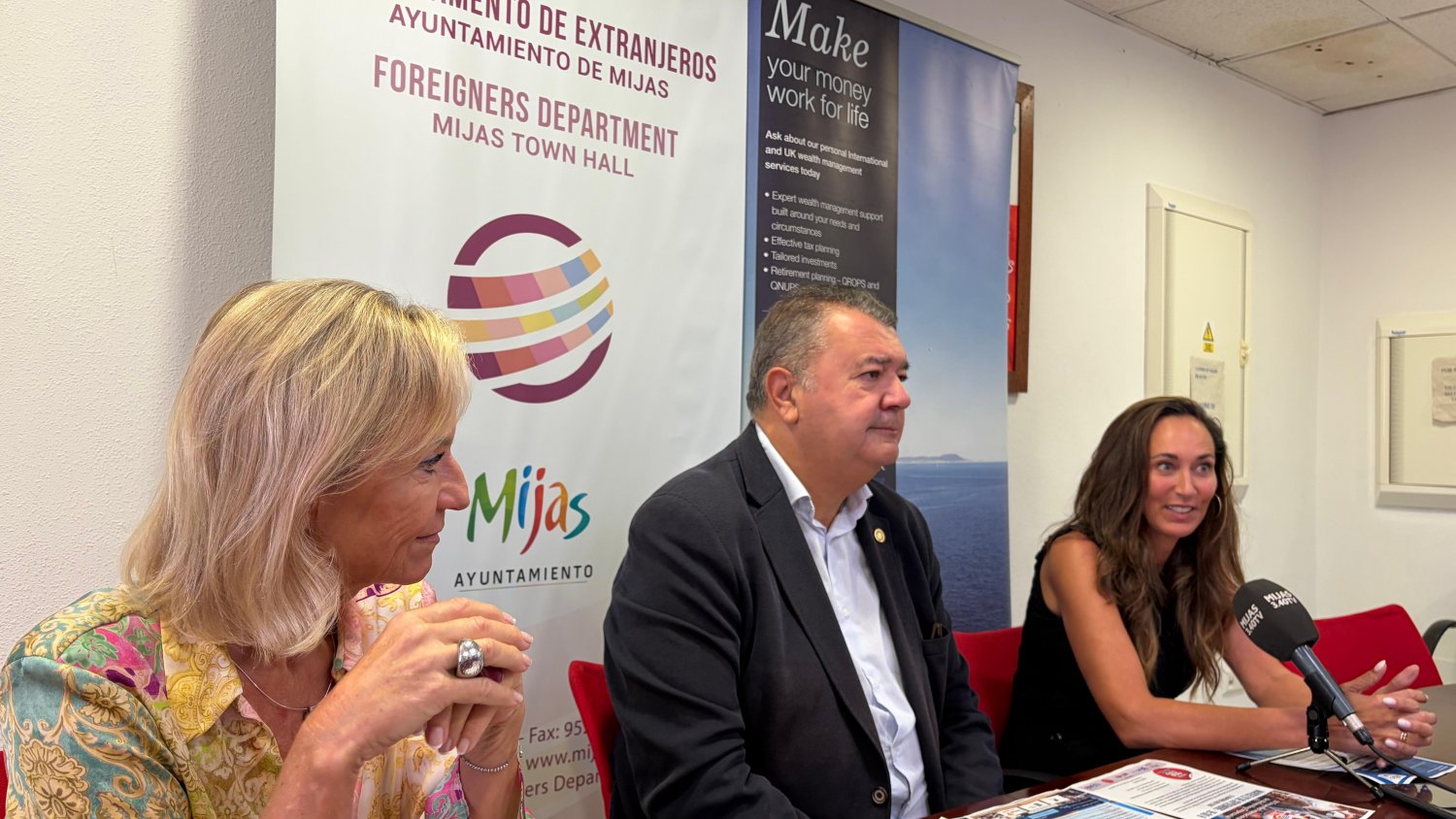 Mijas organiza charlas, networkings y mesas solidarias para el Área de extranjeros