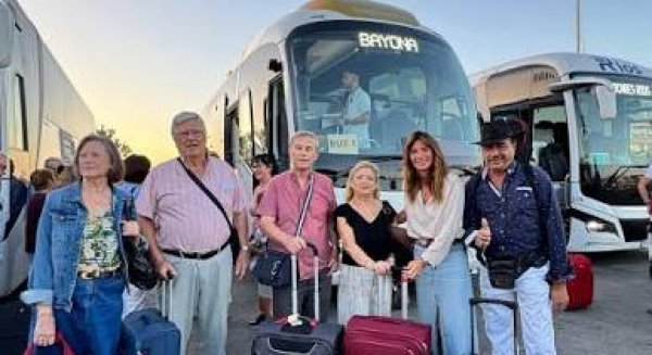 Mijas publica el listado con los 1.600 beneficiarios del viaje que este año tendrá como destino la costa de Cádiz