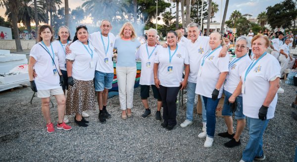 Marbella se vuelca con la Moraga Popular con 1.700 kilos de sardinas