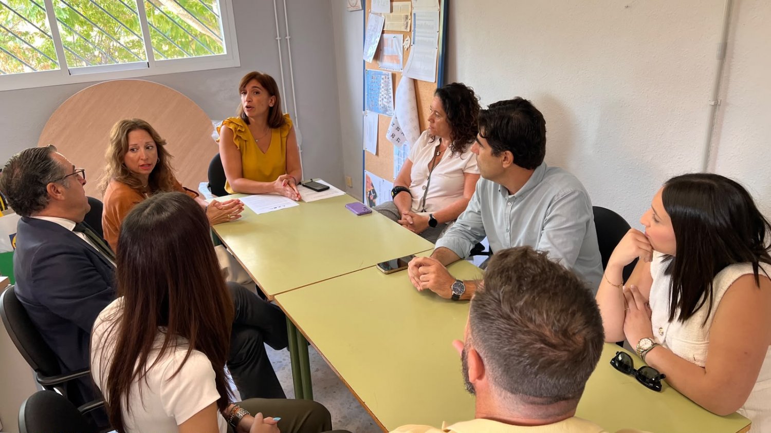 Navarro subraya que la Ley de Autoridad al Profesorado “no va a permitir que la violencia entre en las aulas”