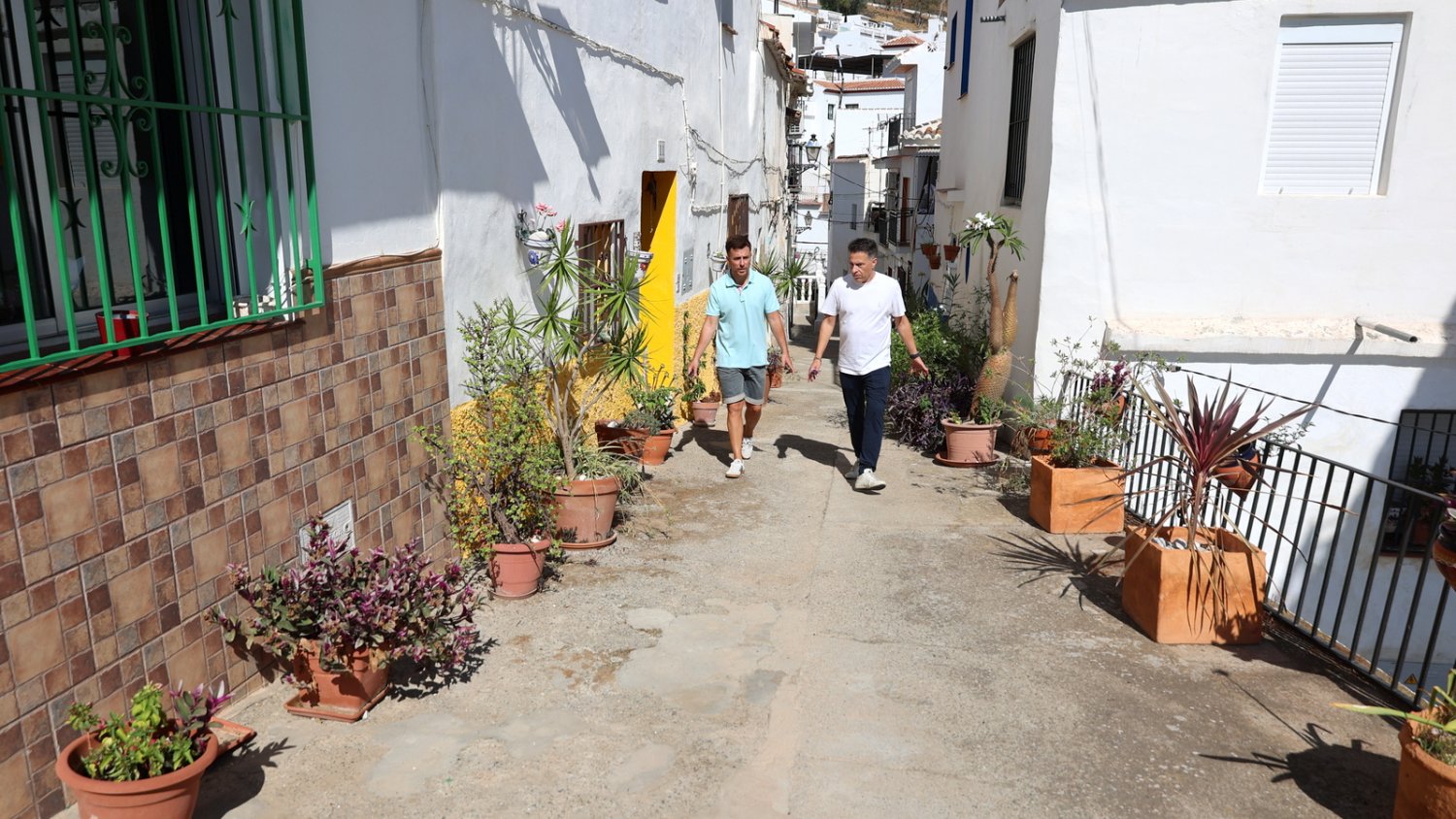 Torrox destina más de 288.000 euros a renovar y reurbanizar dos calles del centro