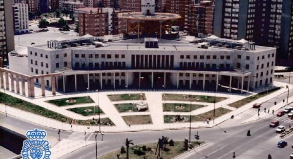 Detenidas dos mujeres autoras de una docena de hurtos a personas mayores cuando retiraban su pensión