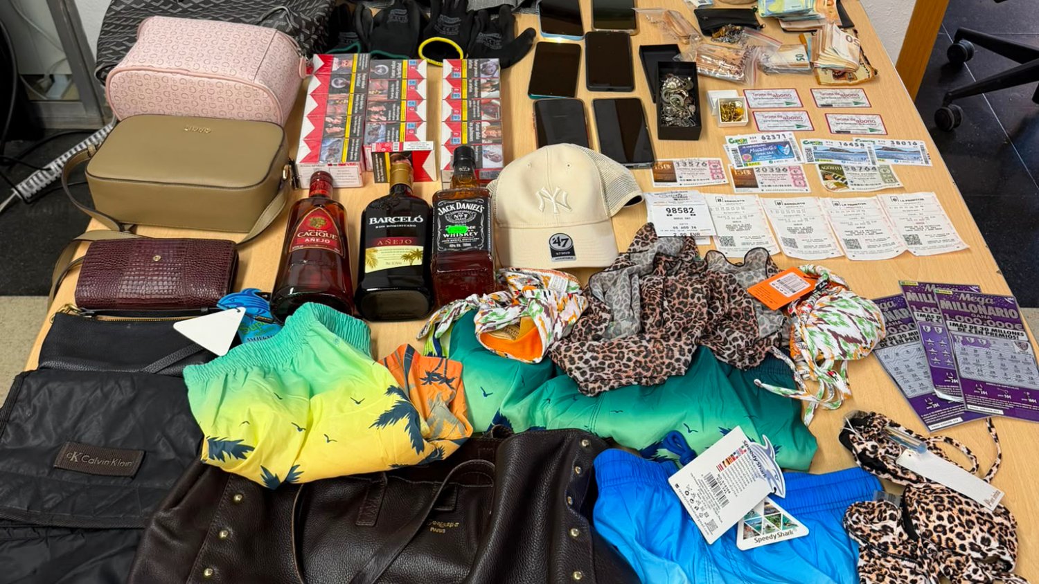 La Policía Local de Málaga detiene a siete personas y recupera objetos robados por más de 16.000 euros
