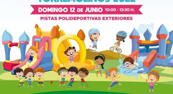 Torremolinos celebra la `Fiesta de los Juegos´ con toboganes acuáticos o castillos hinchables