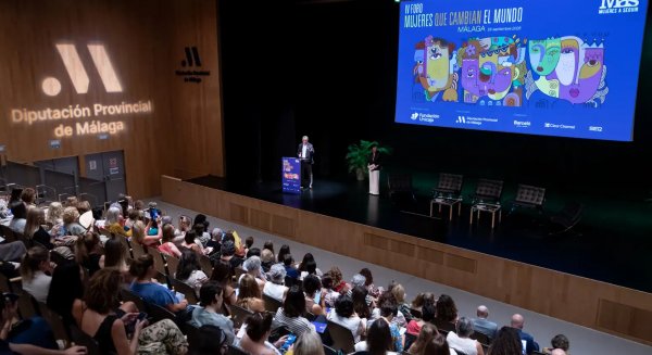Salado resalta el papel de las mujeres en la resolución de problemas en sociedad en el IV Foro Mujeres que Cambian el Mundo