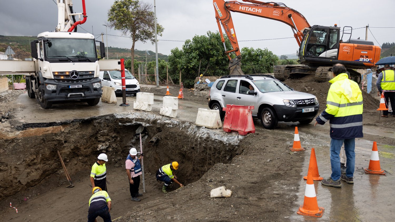 La Diputación destina 614.000 euros en las obras para evitar que se inunde la travesía del núcleo veleño de Triana