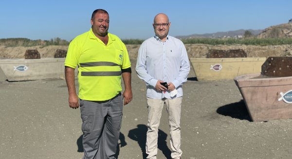 La concejalía de Playas inicia una nueva temporada de moragas en el litoral de Vélez-Málaga