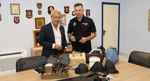 La Policía Local retira 40.000 productos falsificados en una campaña contra la venta ambulante ilegal en Marbella