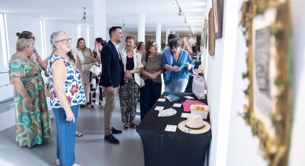 La Diputación reúne en la exposición 'Arte Mayor' más de 70 obras realizadas por mayores de la provincia