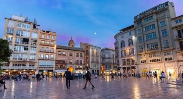 El PP de Málaga pregunta si el subdelegado del Gobierno ordenó a la Policía Nacional no actuar en la acampada por la vivienda