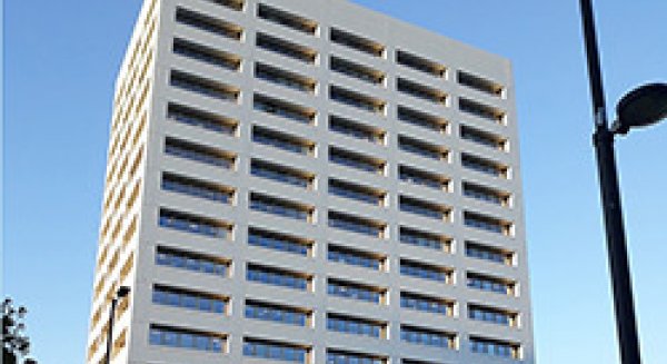 La Junta reclama que ya empezó la adaptación del 'Edificio Blanco' requerida por la Inspección de Trabajo