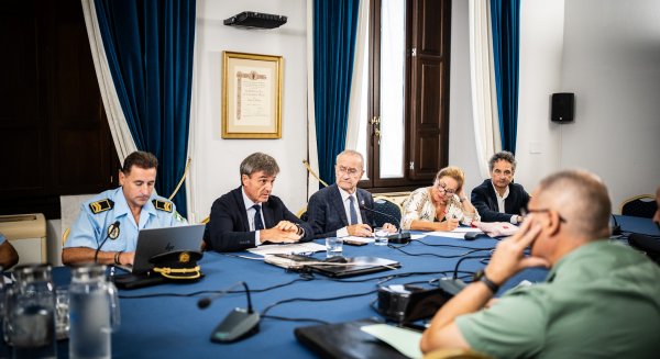 El Ayuntamiento aborda los acontecimientos violentos recientes en una reunión extraordinaria