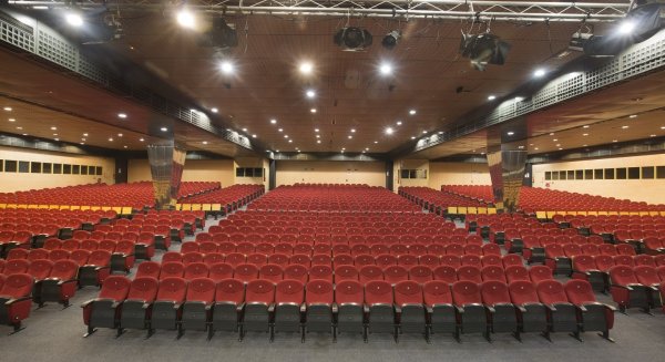 El Palacio de Ferias y Congresos alberga la gala final de ‘Miss Earth Málaga’