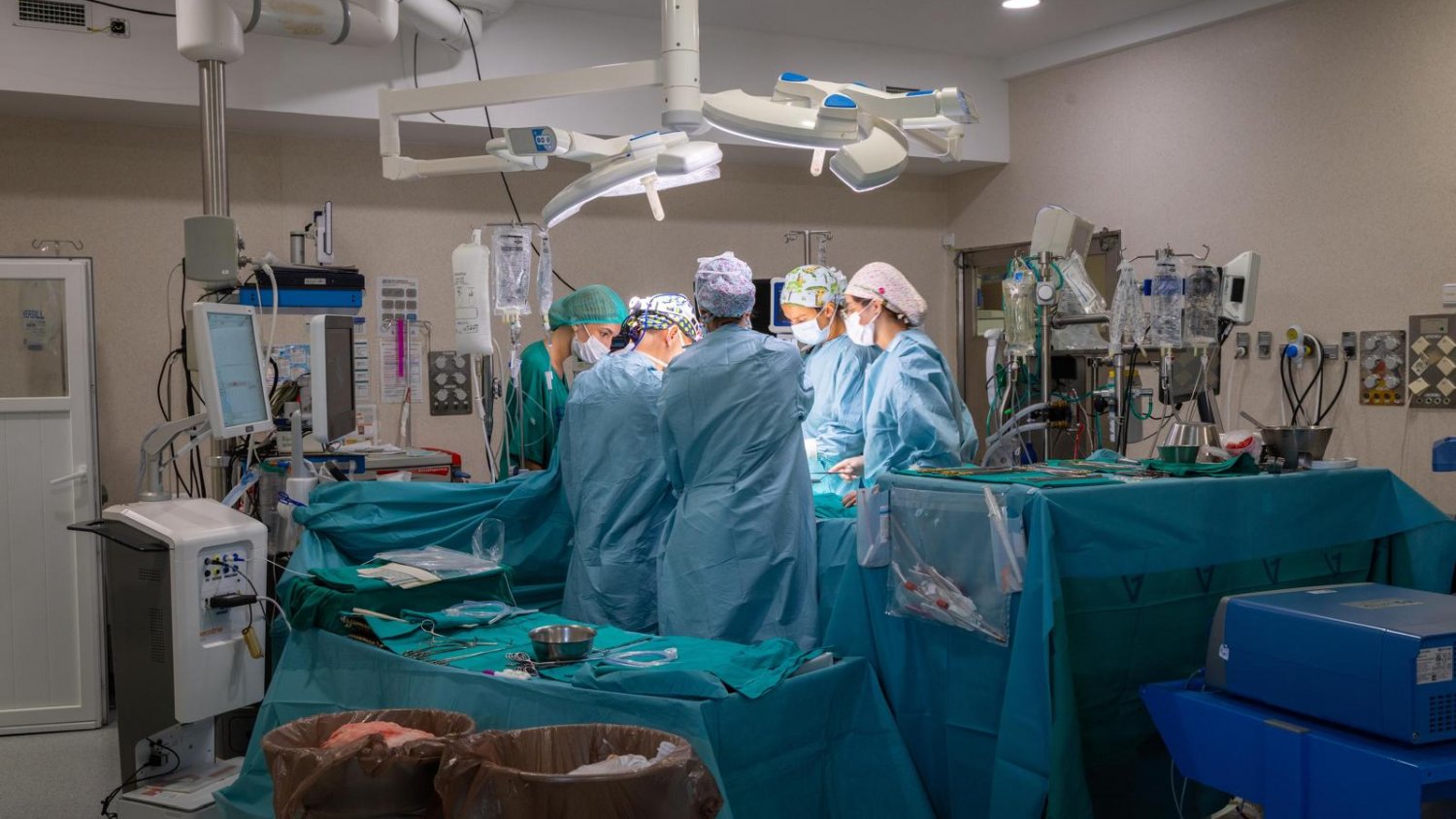 El Hospital Universitario extirpa un tumor de 11 centímetros del corazón de una paciente