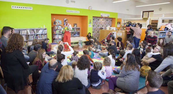 La biblioteca municipal de Torremolinos recupera sus actividades y talleres desde octubre