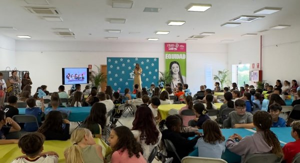 120 alumnos mijeños conocen referentes femeninos en ámbitos profesionales diversos