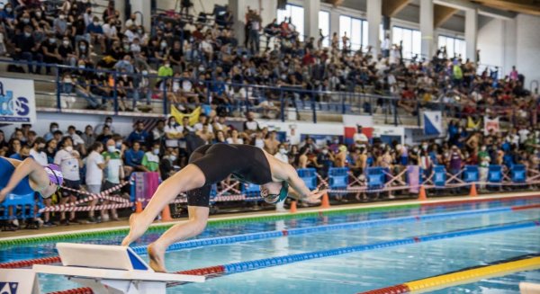 La piscina Virgen del Carmen acoge el campeonato de Andalucía Absoluto y Júnior de natación