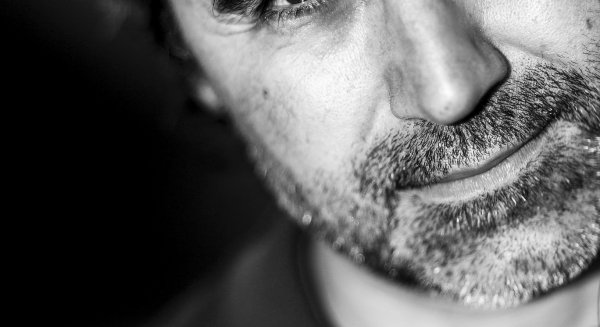 El periodista Pedro Simón abre los 'Encuentros con autores en las bibliotecas municipales'
